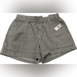 New with tags Old Navy Elastic Waste Shorts